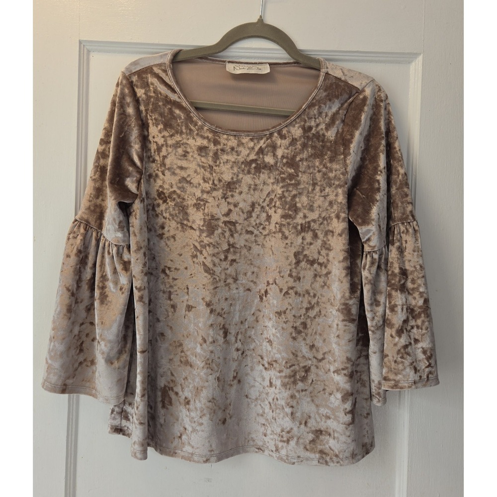 Noa Elle Shirt Womens Medium Tan Velvet Bell Sleeve Scoop Neck Soft Stretch Top